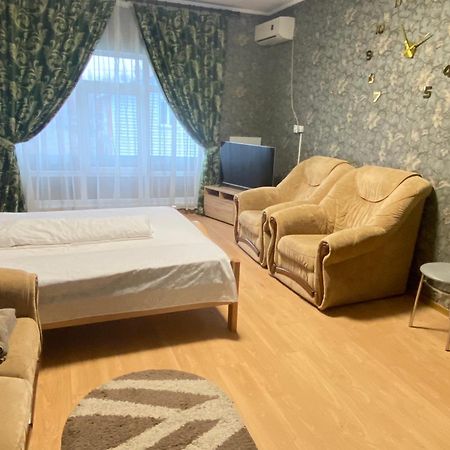 4 Seasons Otel Boryspilʼ Dış mekan fotoğraf
