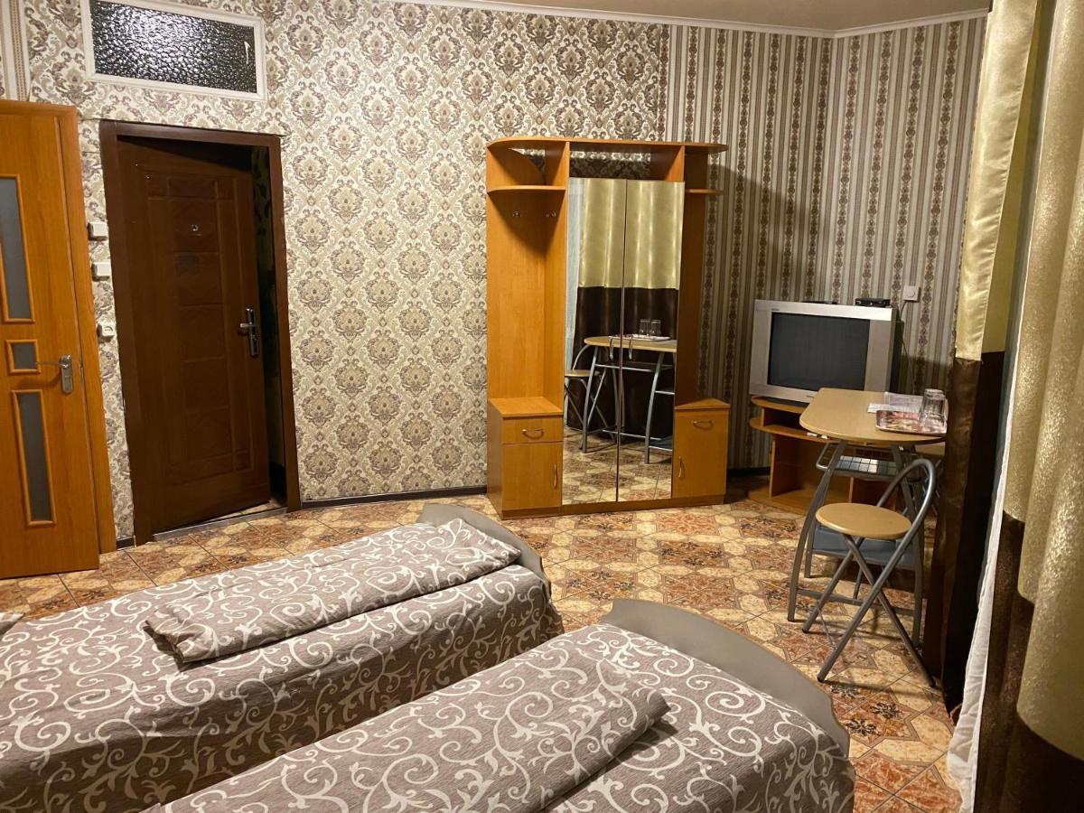 4 Seasons Otel Boryspilʼ Dış mekan fotoğraf