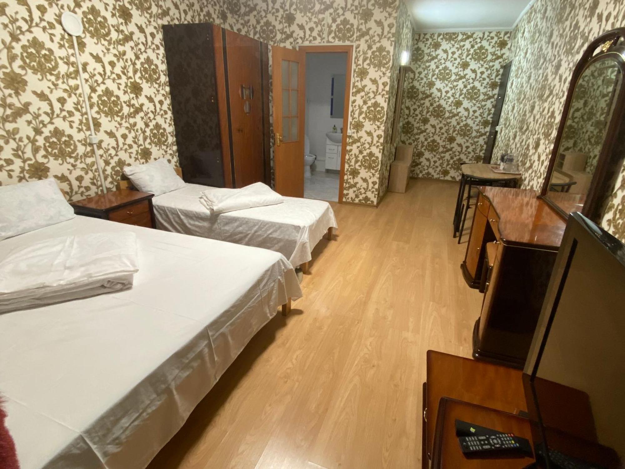 4 Seasons Otel Boryspilʼ Dış mekan fotoğraf