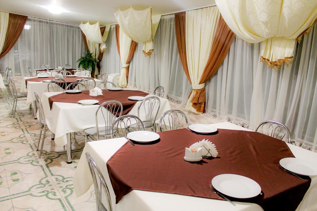 4 Seasons Otel Boryspilʼ Dış mekan fotoğraf